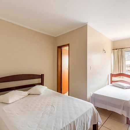 Oyo Hotel Vila Rica, Рибейран-Прету Экстерьер фото