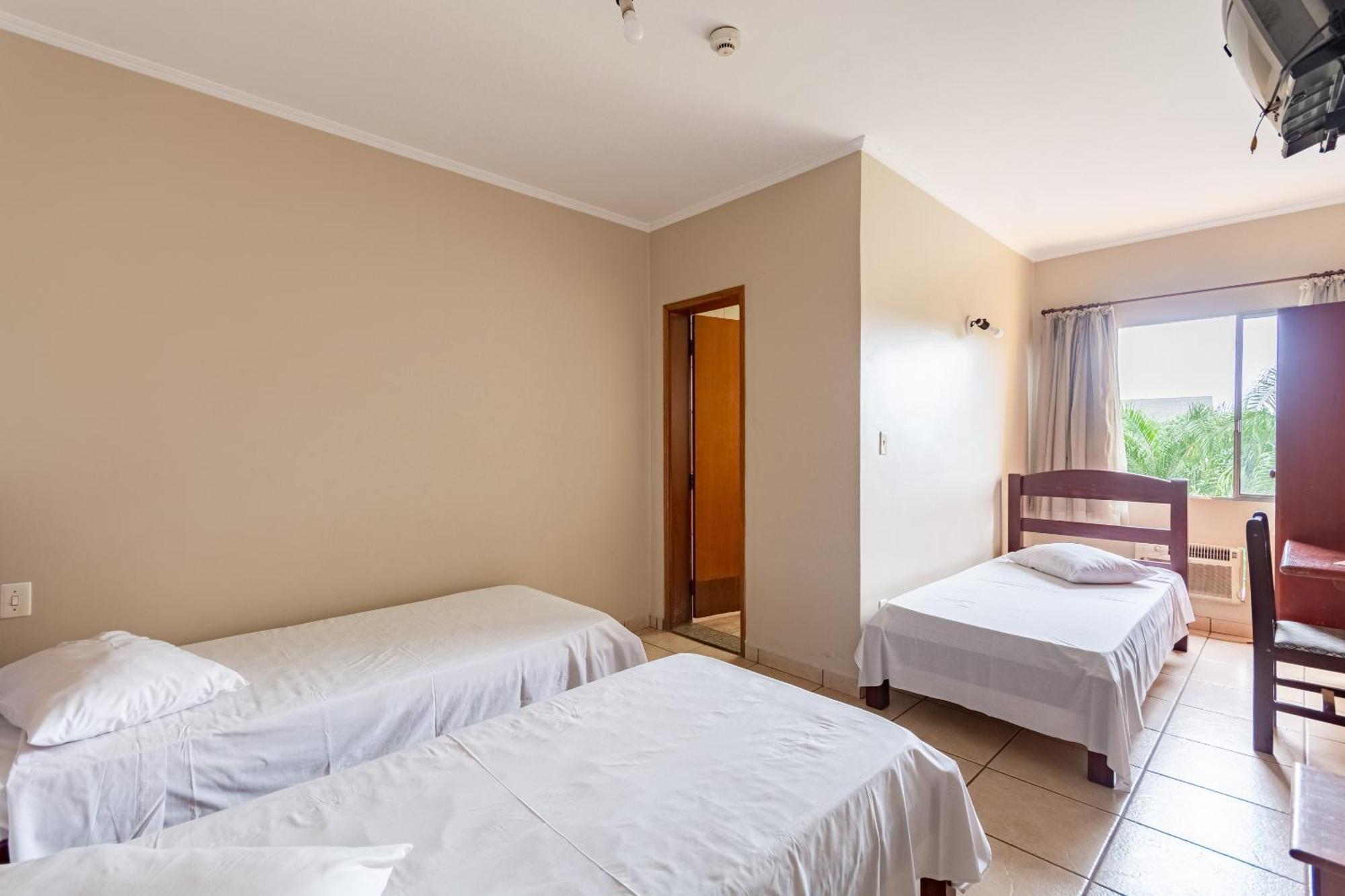 Oyo Hotel Vila Rica, Рибейран-Прету Экстерьер фото