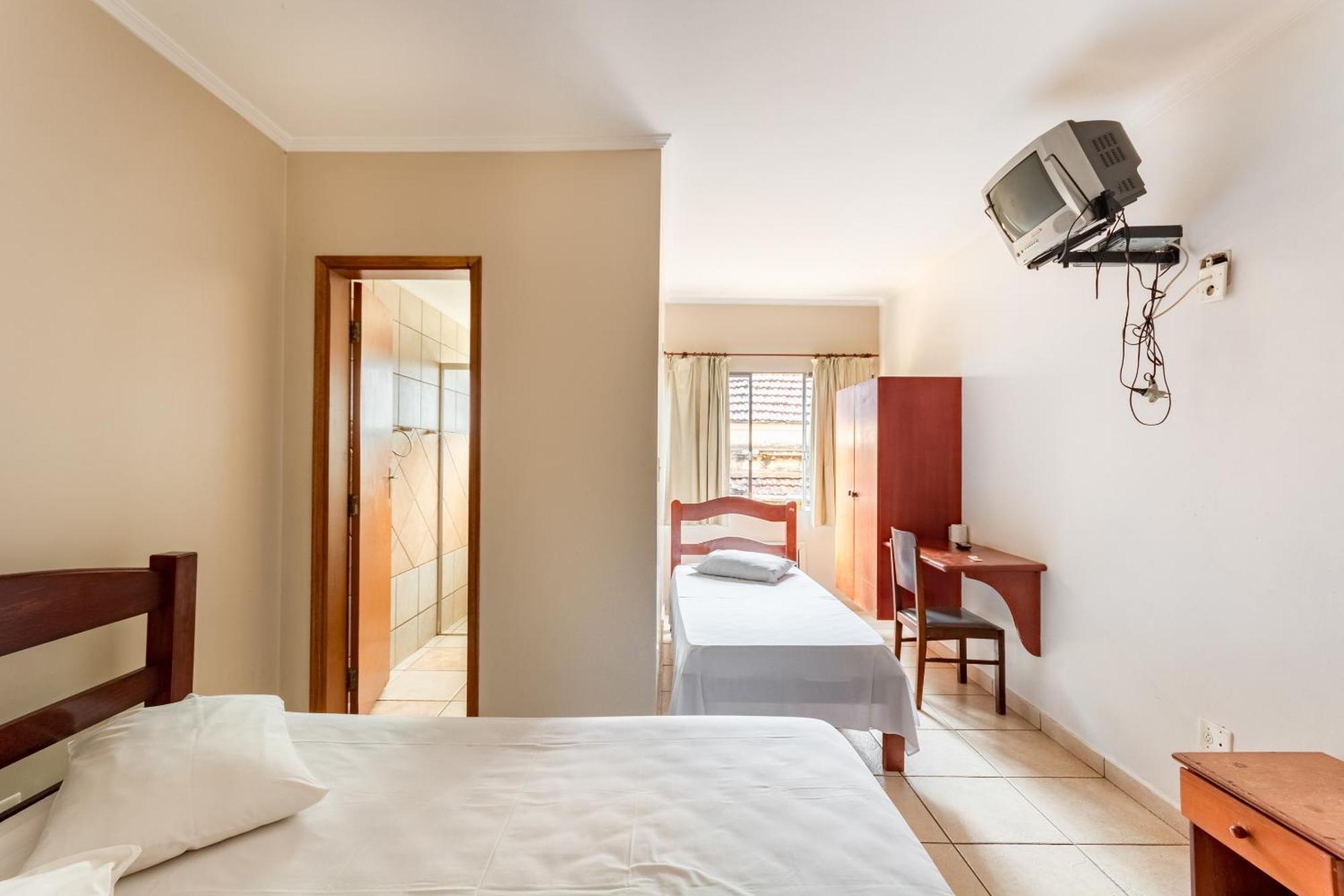 Oyo Hotel Vila Rica, Рибейран-Прету Экстерьер фото