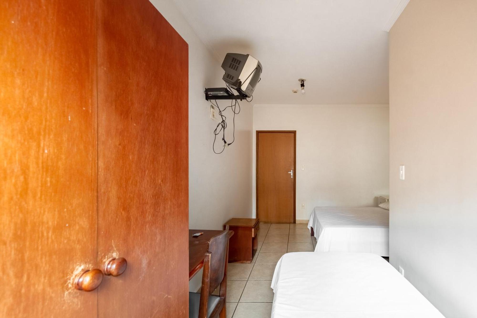 Oyo Hotel Vila Rica, Рибейран-Прету Экстерьер фото