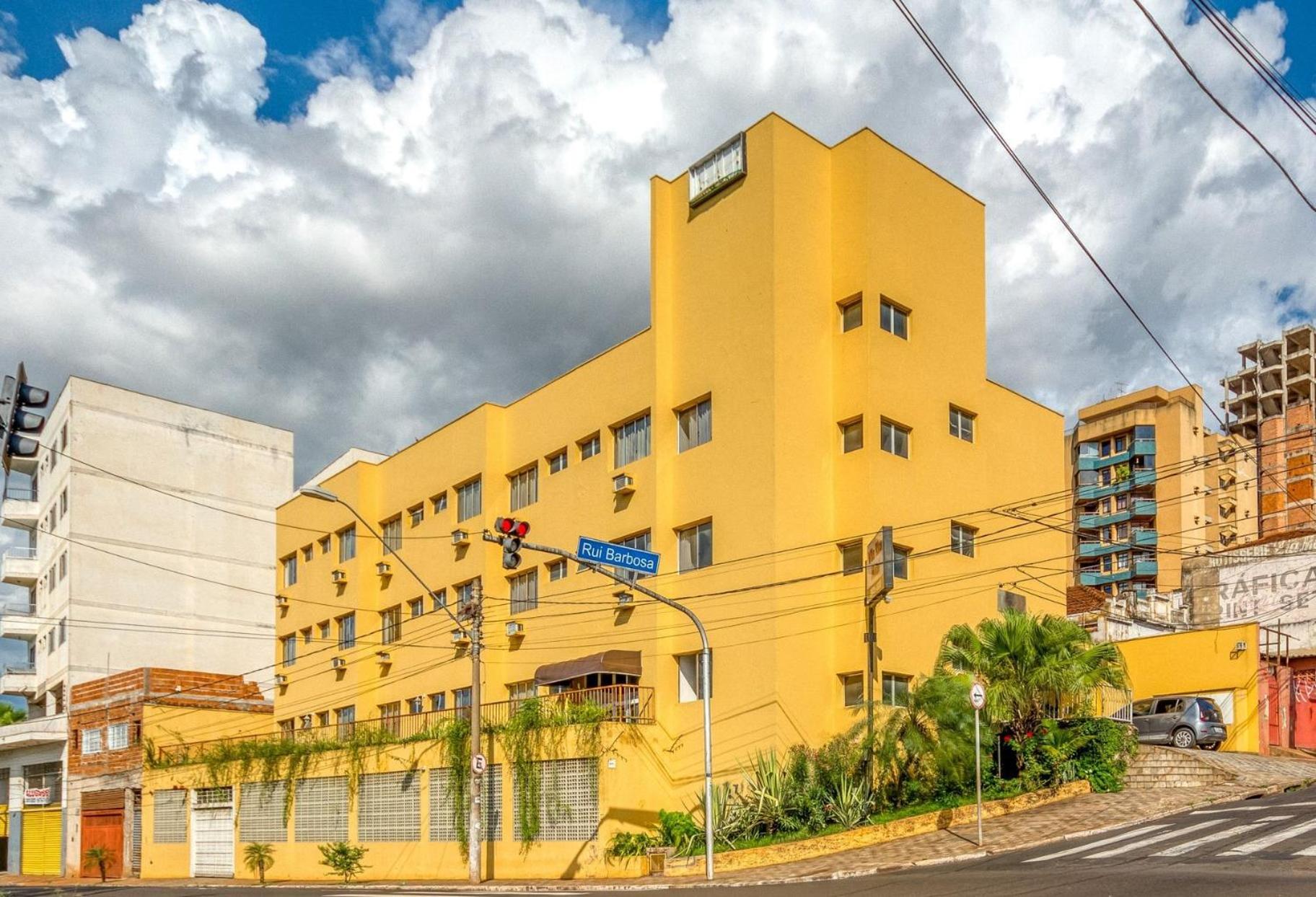 Oyo Hotel Vila Rica, Рибейран-Прету Экстерьер фото